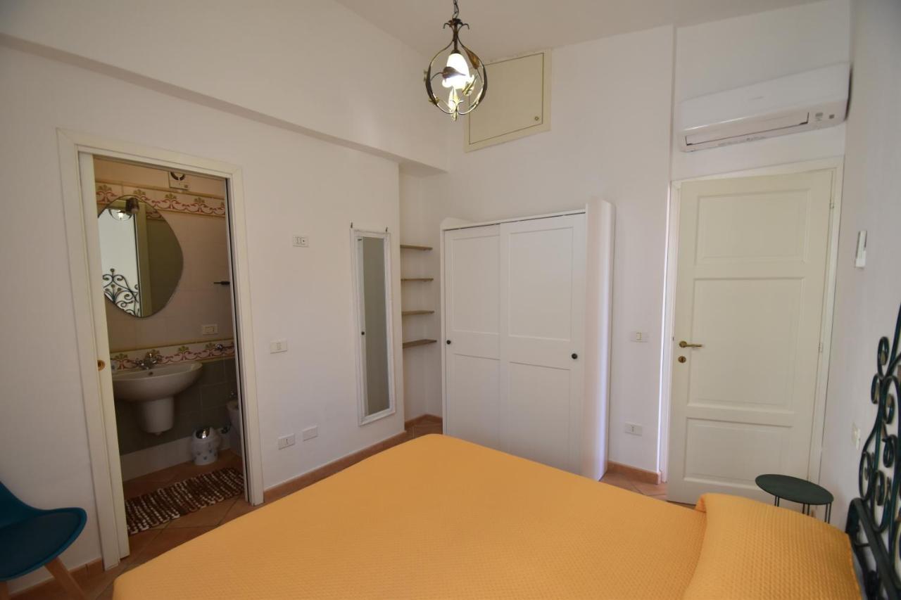 Route 25 - Cavoli - Vista Mare, Con Clima, Terrazza E Posto Auto Apartman Spiaggia di Cavoli Kültér fotó