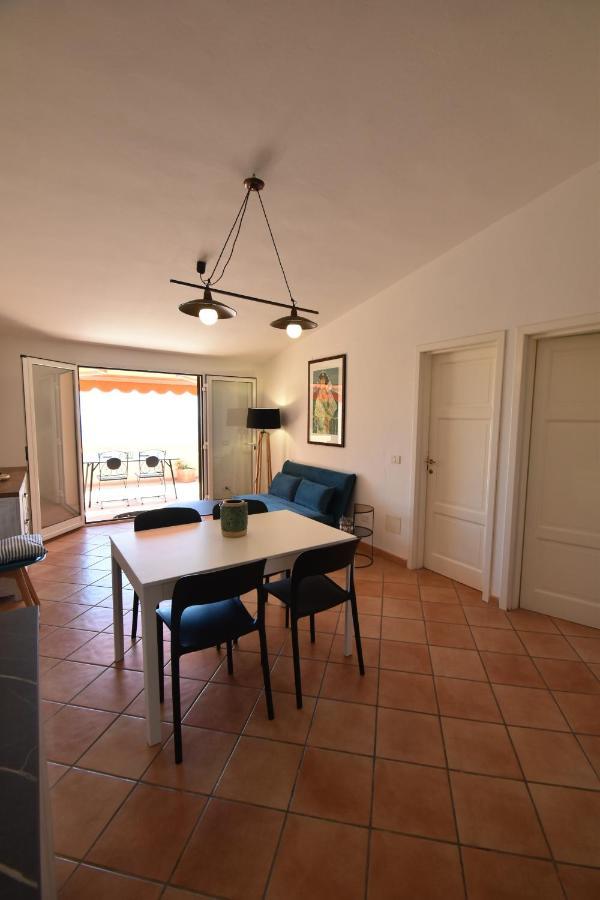 Route 25 - Cavoli - Vista Mare, Con Clima, Terrazza E Posto Auto Apartman Spiaggia di Cavoli Kültér fotó